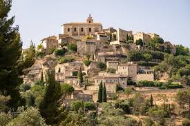 Vue sur le village de Gordes